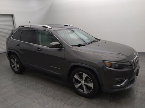 Used 2019 Jeep Cherokee Limited FWD image 11