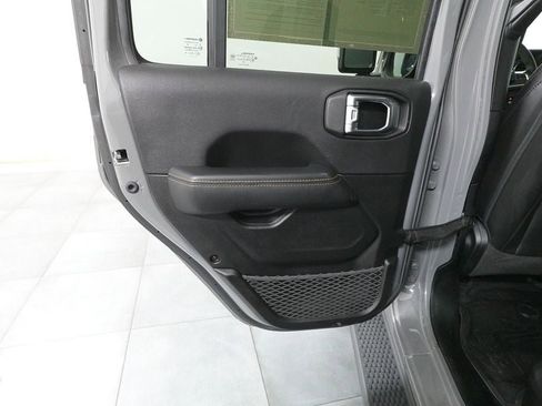 Used 2023 Jeep Wrangler Unlimited Sahara AWD/4WD image 28