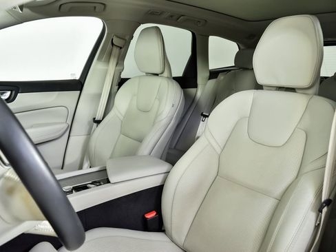 Certified 2023 Volvo XC60 B5 Ultimate w/ Protection Package Premier image 7