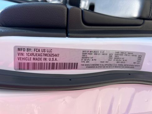 Used 2021 Jeep Grand Cherokee Laredo X image 34