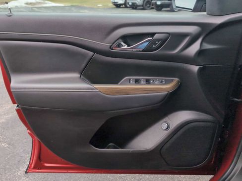 Used 2023 GMC Acadia SLE w/ Driver Convenience Package image 21