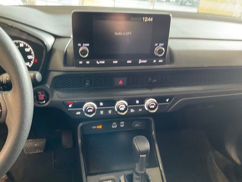 Used 2025 Honda CR-V EX image 16