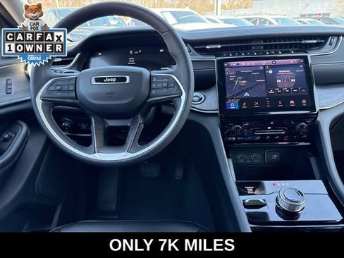 Used 2023 Jeep Grand Cherokee Limited image 21