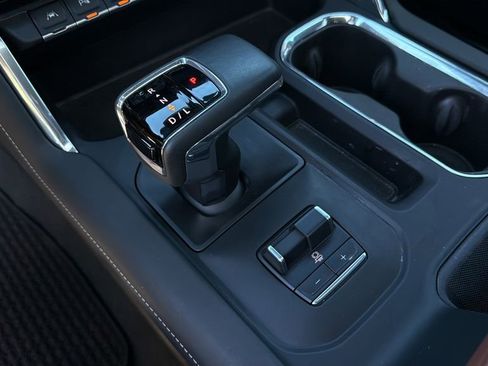 Used 2025 GMC Sierra 1500 Denali Ultimate image 14