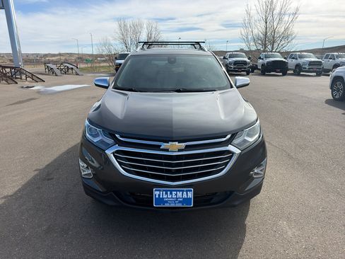 Used 2018 Chevrolet Equinox Premier image 2