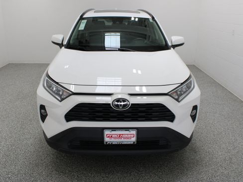 Used 2020 Toyota RAV4 XLE w/ Convenience Package FWD image 3