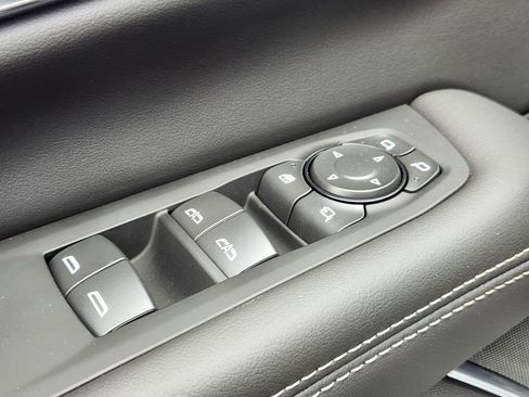 New 2026 GMC Yukon Elevation image 13