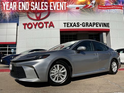 Used 2025 Toyota Camry LE image 1