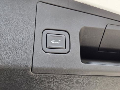 Used 2024 Cadillac XT5 Premium Luxury FWD image 32