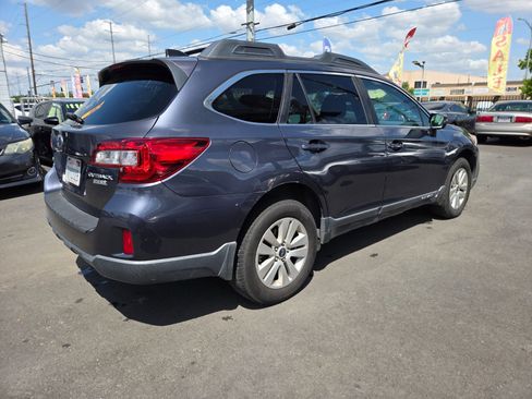Used 2017 Subaru Outback 2.5i Premium AWD/4WD image 4