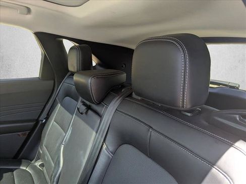 Used 2025 Ford Escape Platinum AWD/4WD image 18