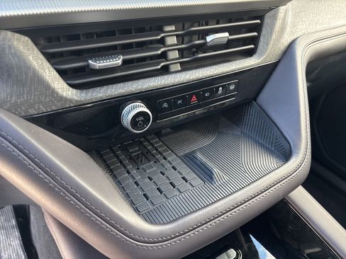 Used 2025 Ford Explorer Platinum w/ LUX Leather Package image 20