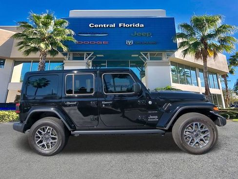 Certified 2024 Jeep Wrangler Unlimited Sahara w/ Technology Group image 4