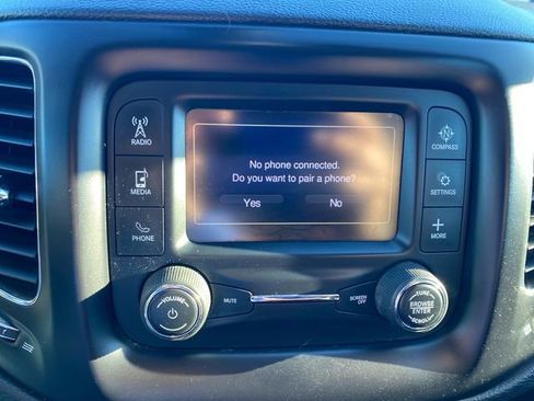 Used 2018 Jeep Compass Latitude w/ Cold Weather Group image 24