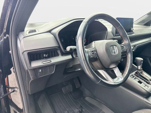 Used 2025 Honda CR-V Sport image 17