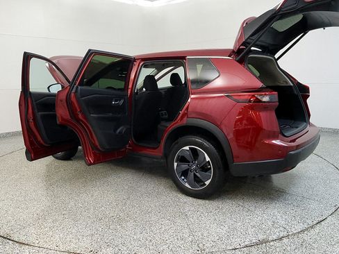 Used 2024 Nissan Rogue SV AWD/4WD image 10