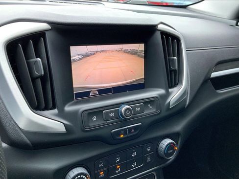 Used 2023 GMC Terrain SLE image 21