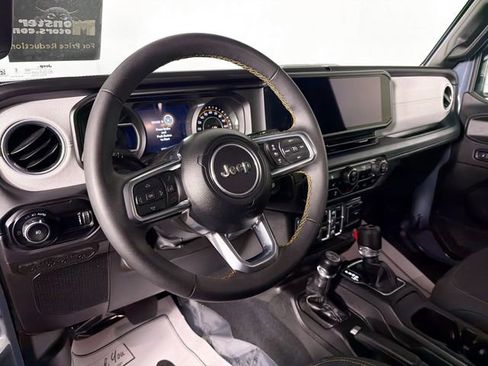 Used 2024 Jeep Wrangler Unlimited Sahara w/ Technology Group AWD/4WD image 9
