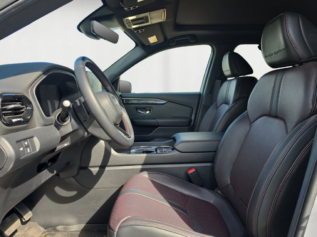 Used 2025 Honda Pilot Black Edition image 10