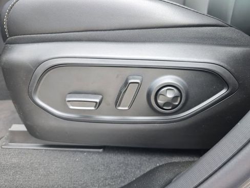 New 2026 Jeep Grand Cherokee Limited AWD/4WD image 16