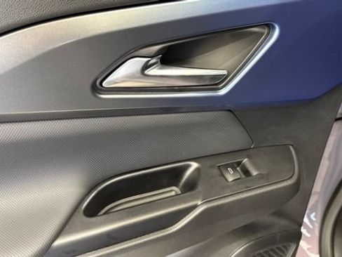 New 2026 Chevrolet Equinox EV LT FWD image 19