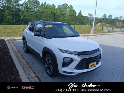Certified 2023 Chevrolet TrailBlazer RS w/ Sun and Liftgate Package AWD/4WD image 4