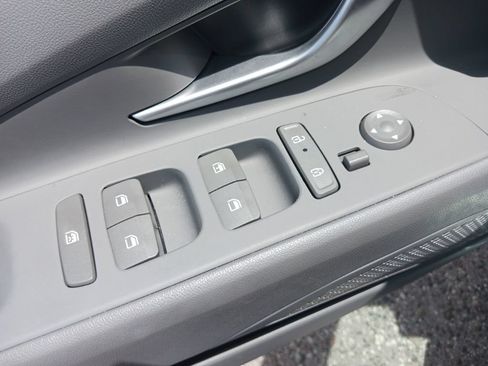 Used 2025 Hyundai Elantra SE FWD image 26