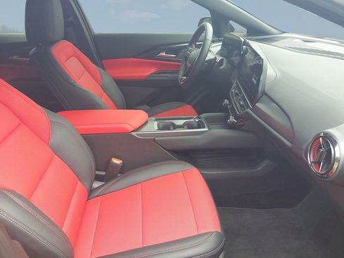 Used 2025 Chevrolet Equinox EV RS image 14