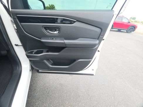 Used 2025 Honda Pilot Touring image 34