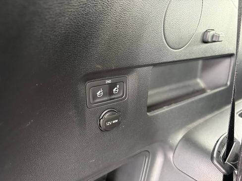 Used 2022 Kia Telluride LX FWD image 10