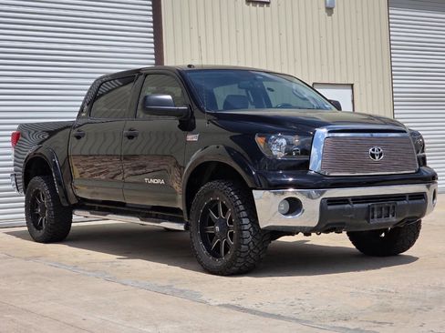 Used 2013 Toyota Tundra 4x4 CrewMax w/ SR5 Pkg image 6