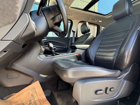 Used 2019 Ford Escape Titanium AWD/4WD image 10