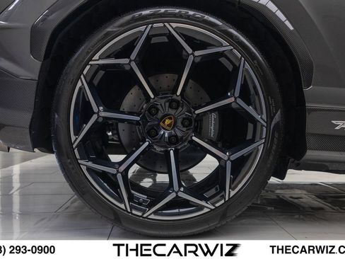 Used 2023 Lamborghini Urus Performante AWD/4WD image 35
