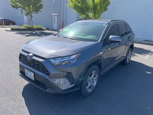 Used 2024 Toyota RAV4 LE AWD/4WD image 3