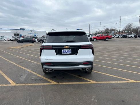 New 2026 Chevrolet Traverse LT w/ LPO, Floor Liner Package image 4