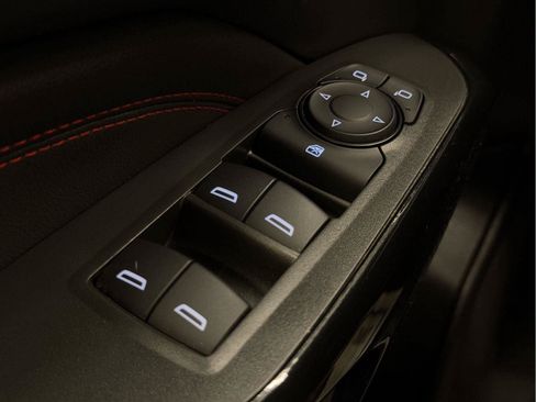Used 2024 Chevrolet Trax RS w/ Sunroof Package FWD image 42