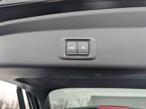 Used 2025 Mitsubishi Outlander SE image 19