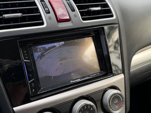 Used 2017 Subaru Crosstrek 2.0i Premium w/ Moonroof Package image 22