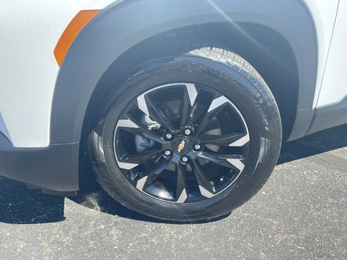 Certified 2023 Chevrolet TrailBlazer LT w/ Convenience Package FWD image 31