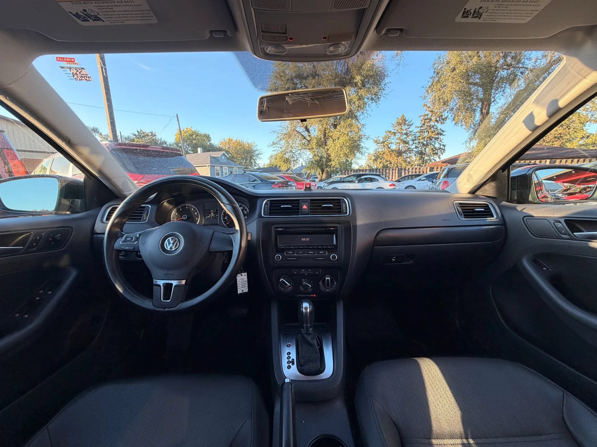 Used 2012 Volkswagen Jetta SE FWD image 2