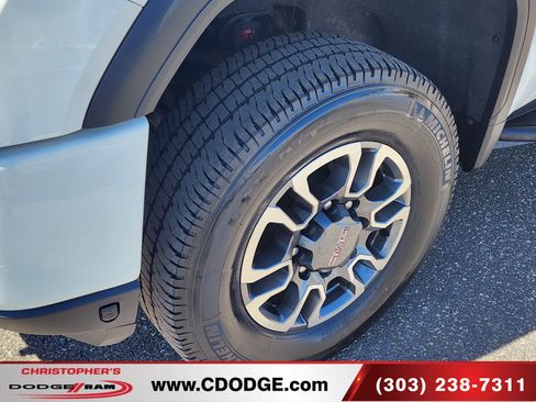 Used 2023 GMC Sierra 2500 AT4 w/ AT4 Preferred Package image 9