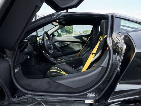 Used 2021 McLaren 720S image 36