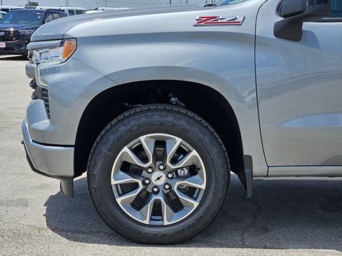 New 2026 Chevrolet Silverado 1500 RST w/ Z71 Off-Road Package AWD/4WD image 6