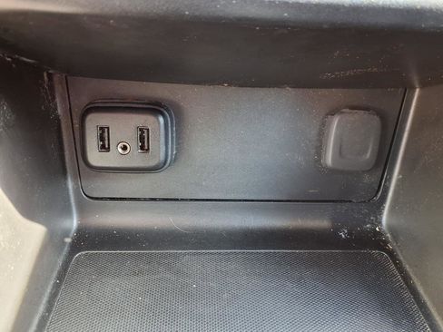 Used 2019 Chevrolet Colorado Z71 AWD/4WD image 10