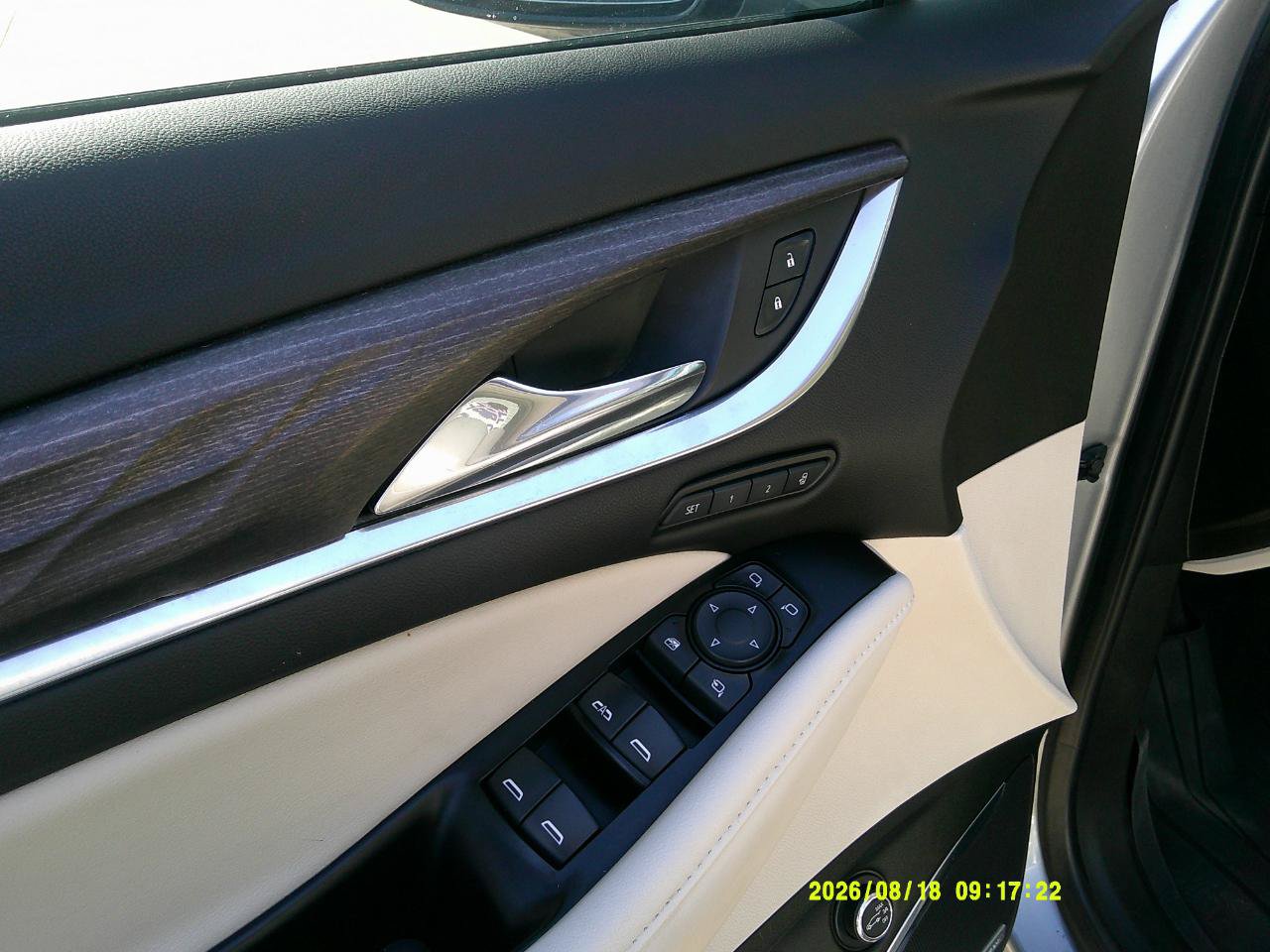 Used 2023 Buick Enclave Avenir w/ Avenir Technology Package FWD image 9