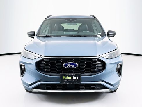 Used 2023 Ford Escape ST-Line w/ Tech Pack #1 AWD/4WD image 2