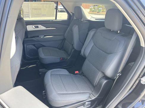 New 2026 Ford Explorer Active RWD image 15