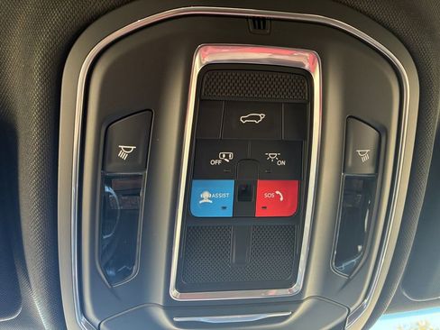 New 2026 Jeep Grand Cherokee Altitude image 11