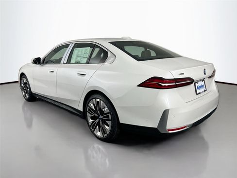 New 2026 BMW 530i xDrive image 4