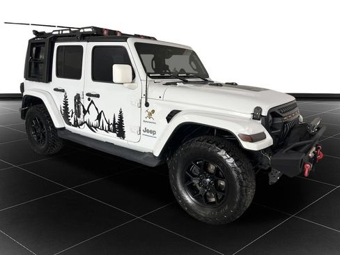 Used 2023 Jeep Wrangler Unlimited Sahara w/ Cold Weather Group AWD/4WD image 7